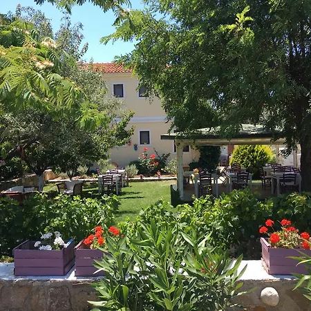 Kirli 博兹贾阿达岛